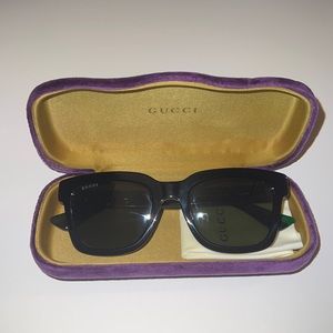 Gucci sunglasses! Need a new home! No scratches